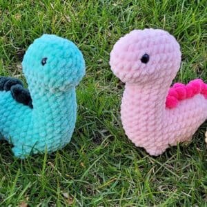 Home Crochet Brachiosaurus Plush – Handmade Dinosaur Toy – Chenille Amigurumi – Pastel Colors